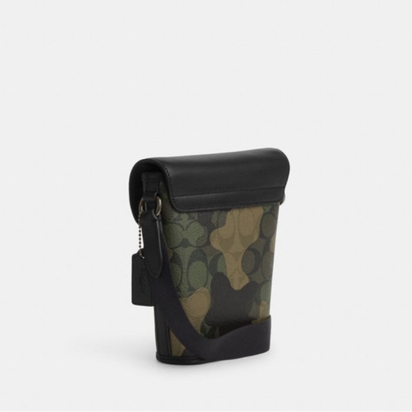 NWT Coach Track Small Flap Crossbody NWT
In Signature Canvas With Camo Print - Picture 2 of 4